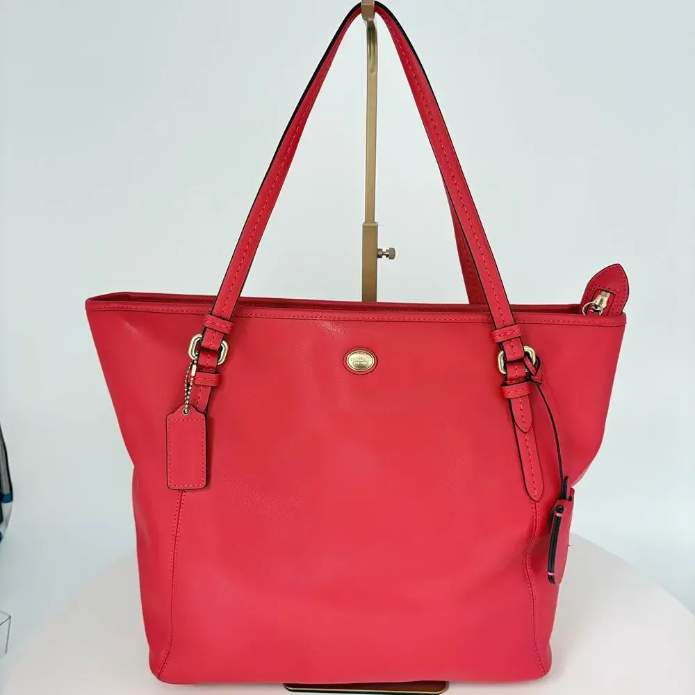 Authenticated Coach Red Peyton Leather Tote purse